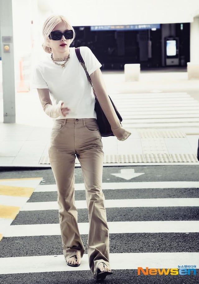 240501 Rosé @ Incheon International Airport (Departure to New York)