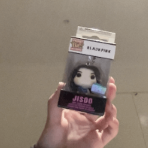 240505 Jisoo Vinyl Figurine Keychain!