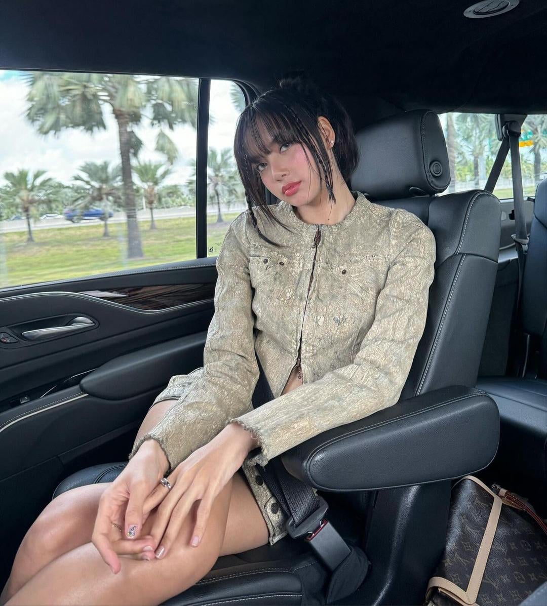 Lisa Manoban on Insta