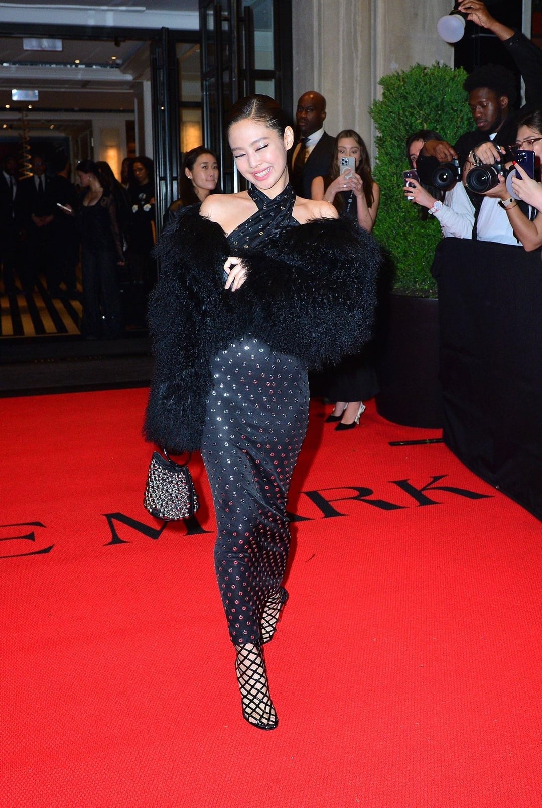 240507 JENNIE on her way to the Met Gala 2024 Afterparty