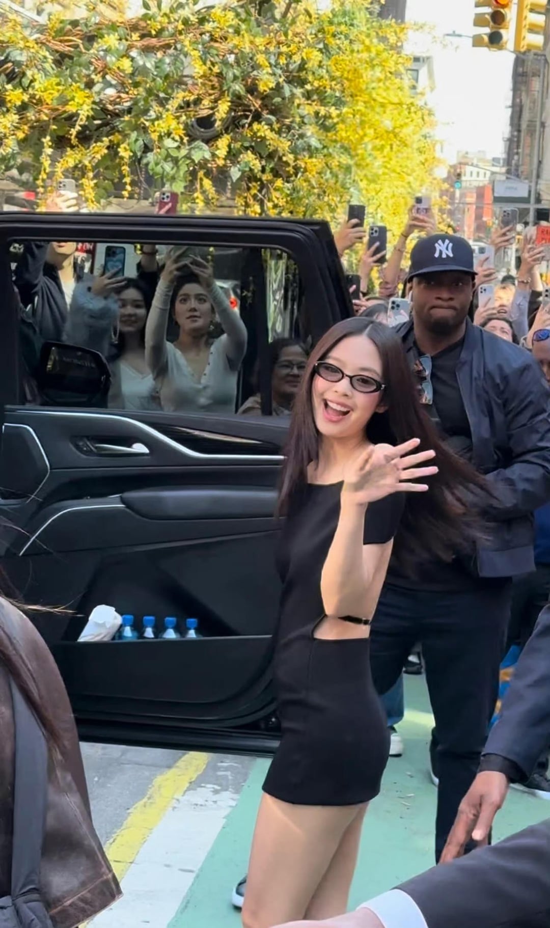 240503 Jennie @ Jentle Salon Pop-up store in New York