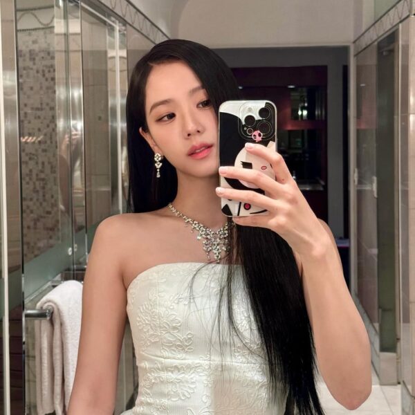 240502 Jisoo IG Update