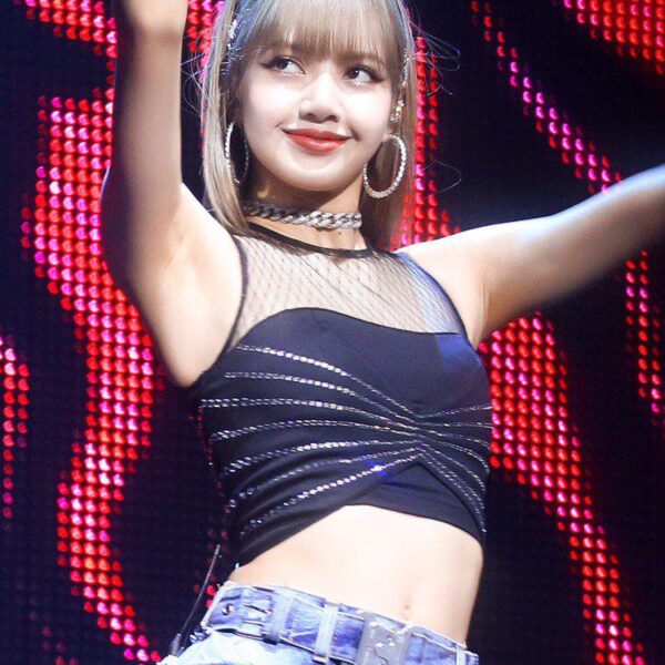 Cute Lisa Manoban