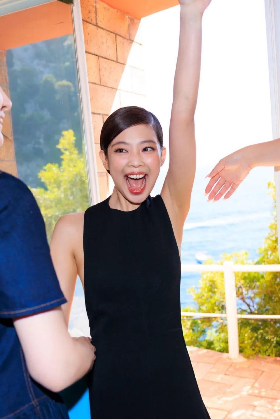 240610 JENNIE backstage @ JACQUEMUS FW24 “LA CASA” SHOW