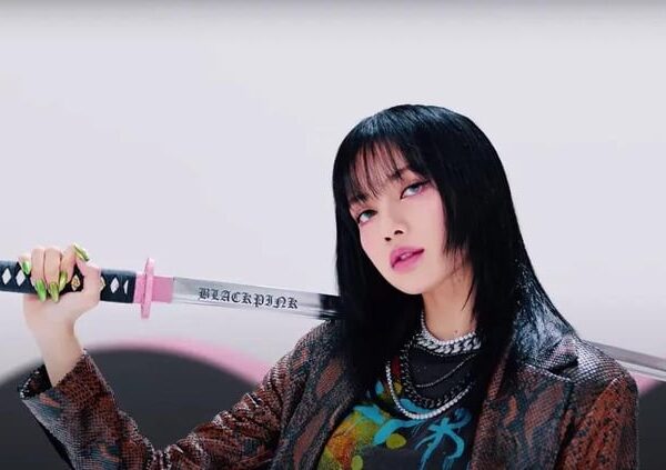 They should sell replicas of this sword