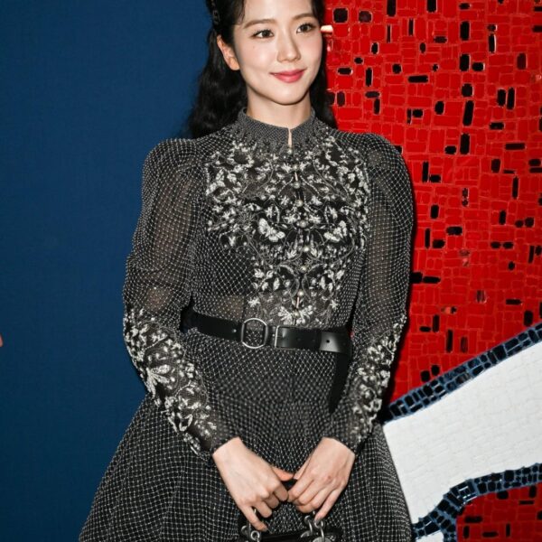 240624 Jisoo @ DIOR Paris Fashion Week