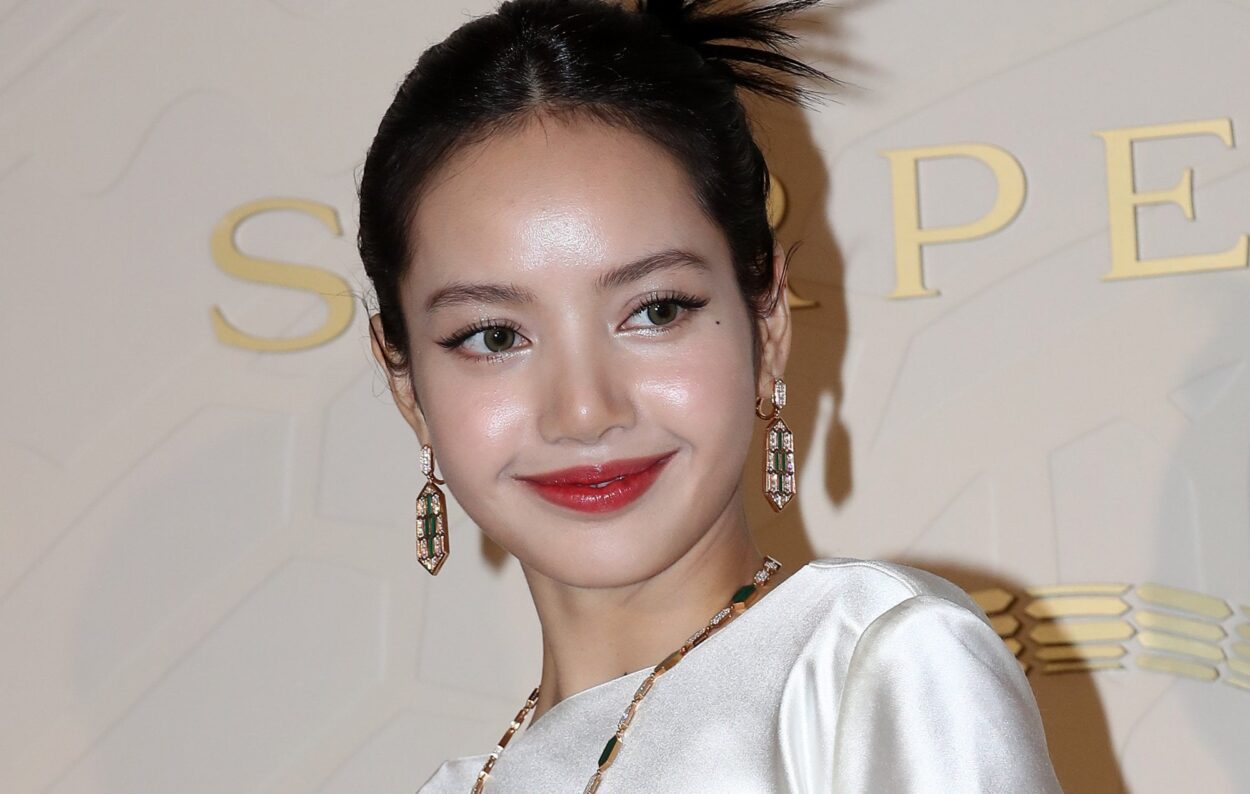 Article about Lisa preparing for Solo comeback!