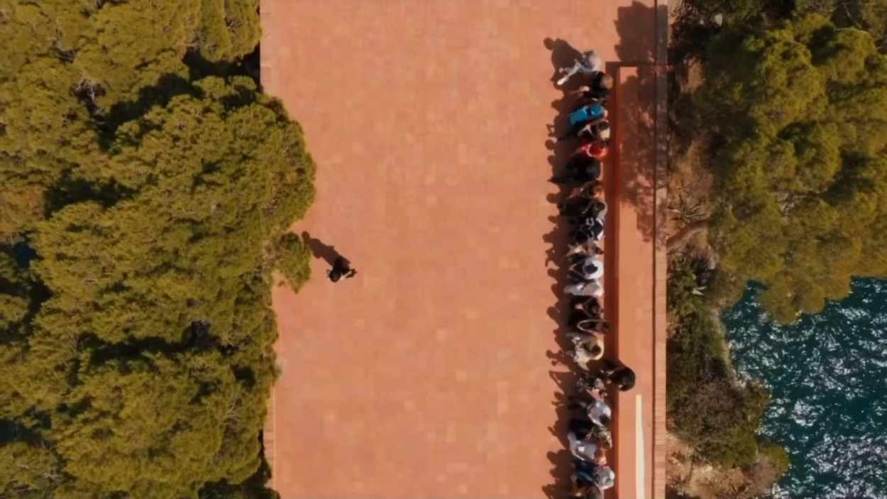 240610 JENNIE walks the runway @ JACQUEMUS FW24 “LA CASA” SHOW