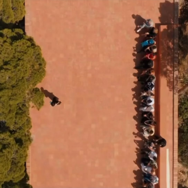 240610 JENNIE walks the runway @ JACQUEMUS FW24 “LA CASA” SHOW