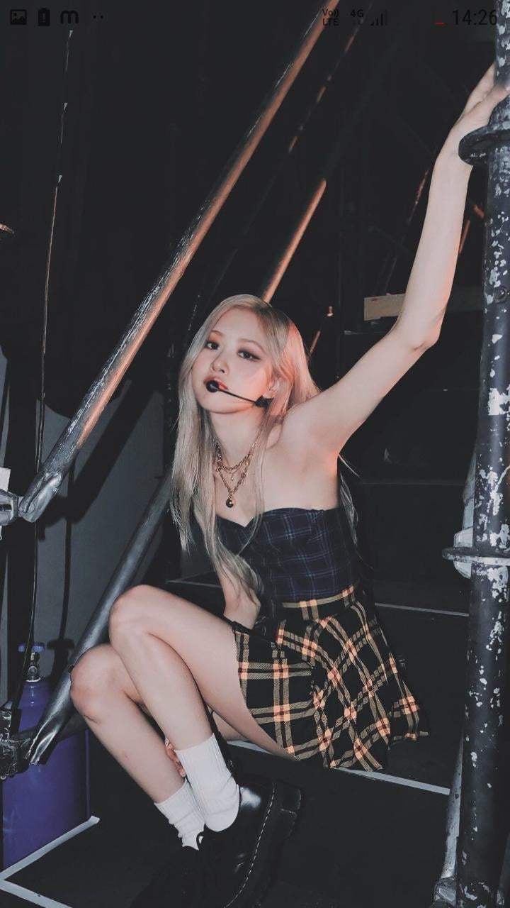 Oh!Rose! She kill me ! With her black outfit, I feel WOW! After seeing rose pretty than an angel oh!