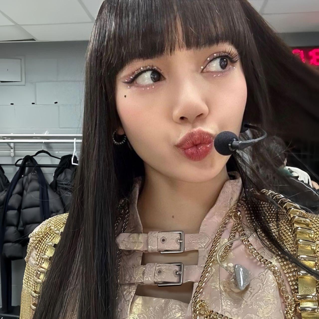 U are soo cute Lisa Manoban