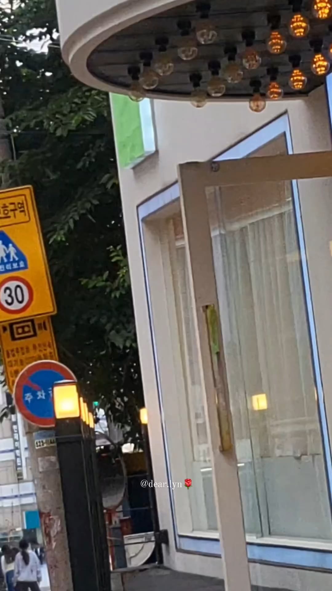 240607 Jisoo filming on the set of ‘Influenza’