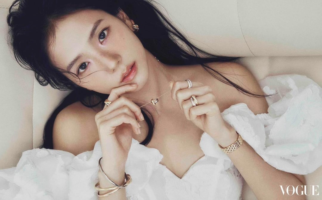 240601 Jisoo for Vogue Hong Kong June 2024 Issue