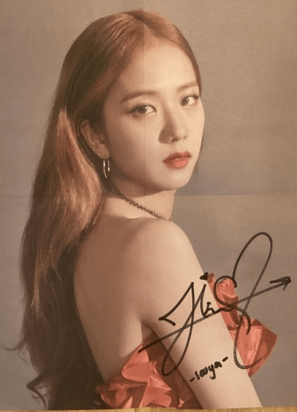 260724 Is this Jisoo 's signature authentic?