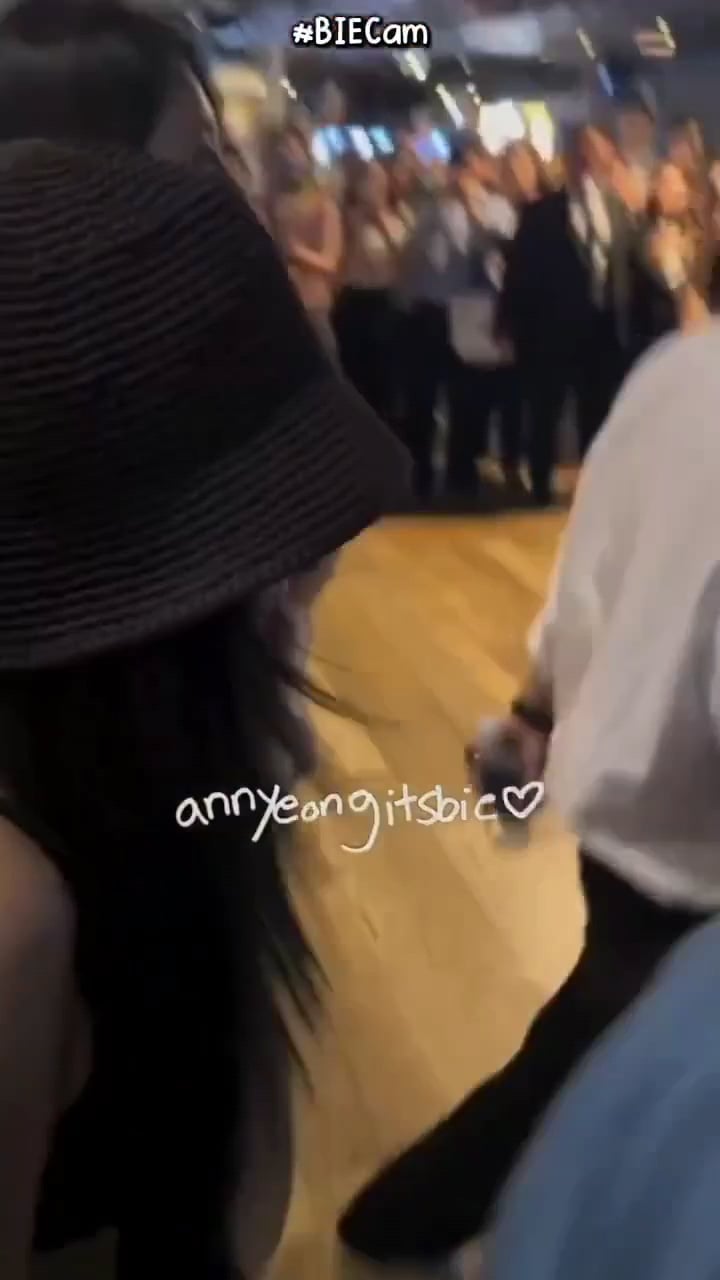 240731 Suzy & Jennie spotted together at the VIP Premiere of Revolver