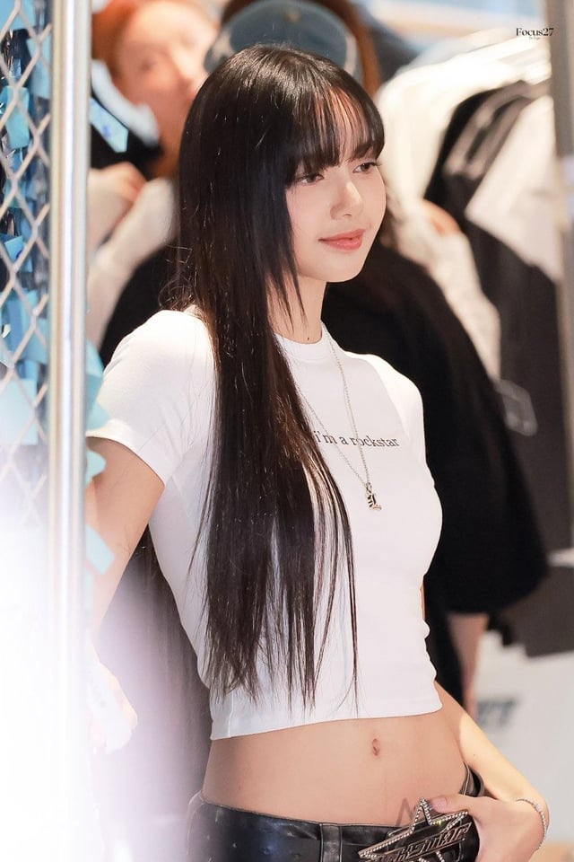 240714 LISA @ 'ROCKSTAR' Pop-up Store in Seoul (Day 2)