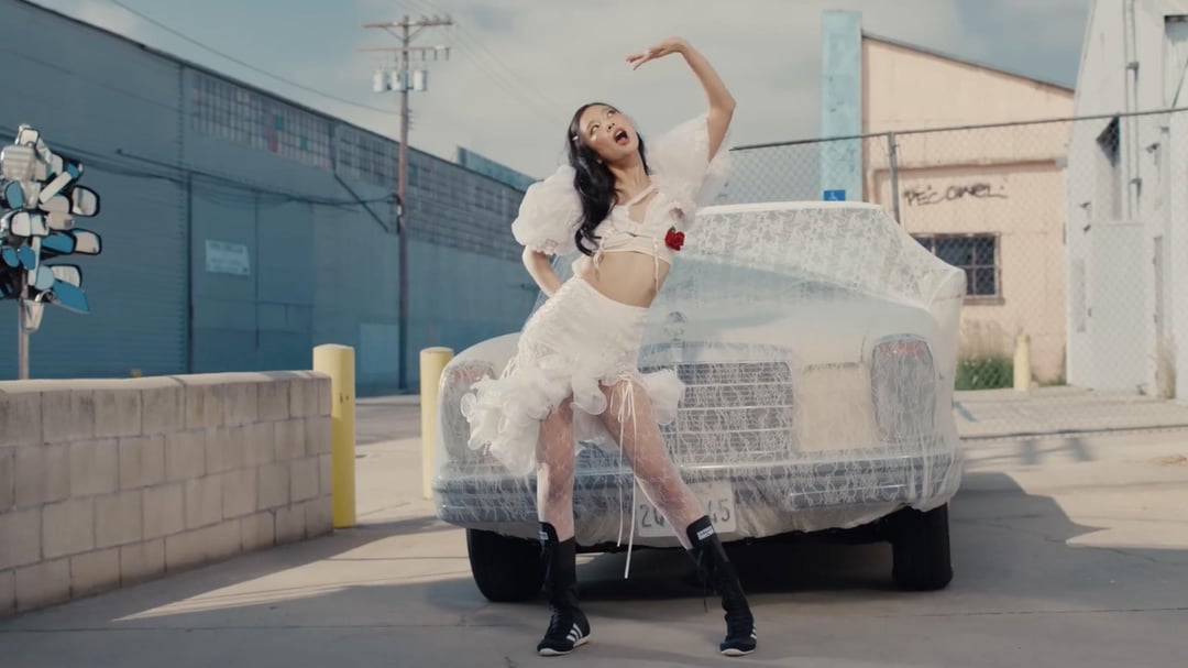 What was your favourite Jennie outfit from the Mantra M/V?