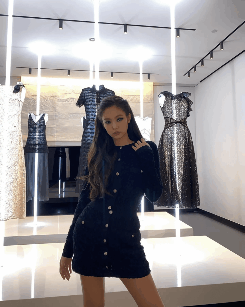 Jennie Instagram Update - 201007