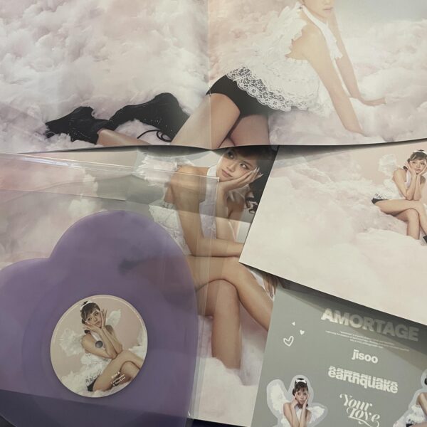 My Jisoo 💜 shaped vinyl arrived today