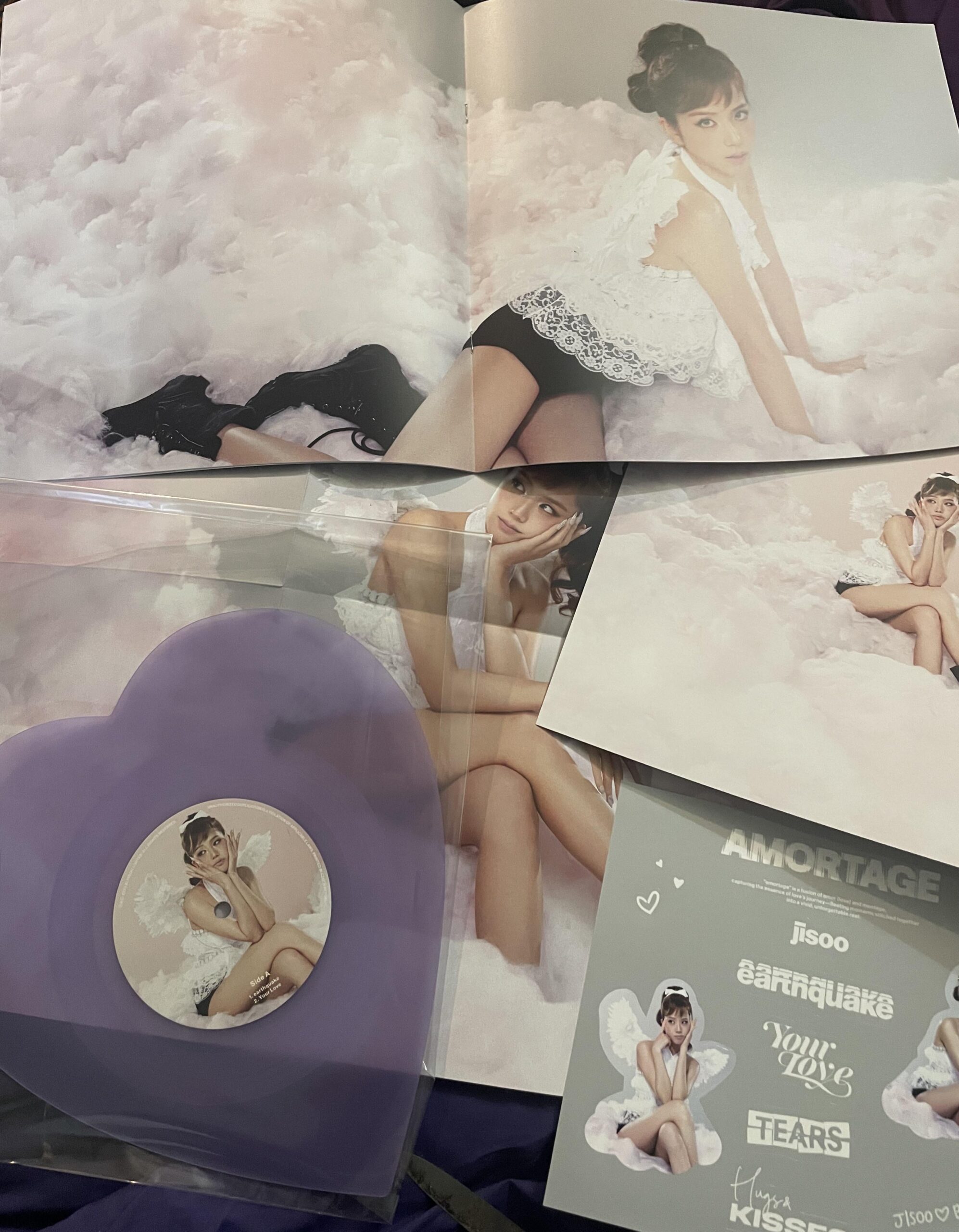 My Jisoo 💜 shaped vinyl arrived today