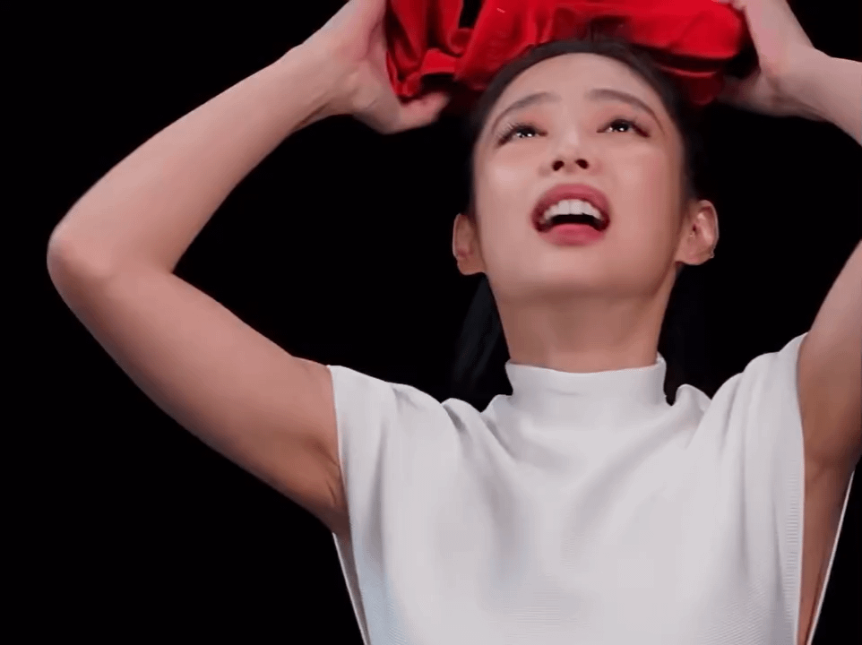 Jennie after eating spicy wings