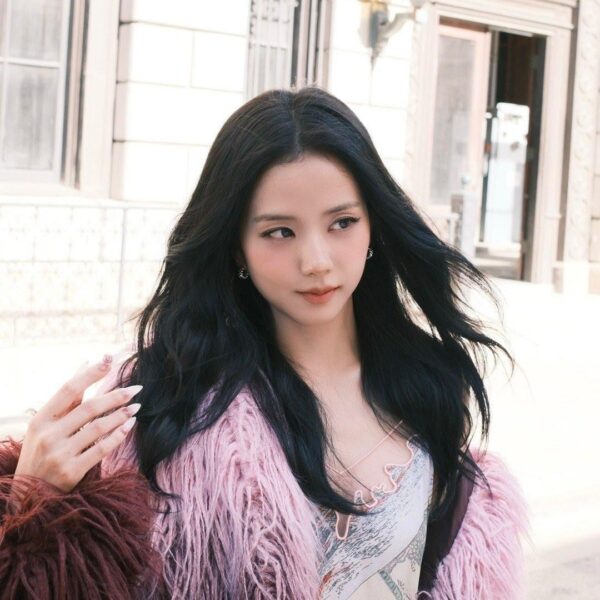 Jisoo SNS Updates - 250627