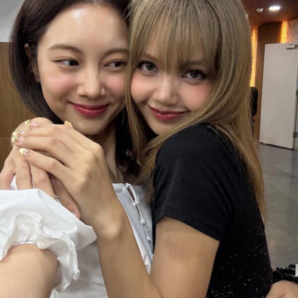 y_ar1492 IG Story Update w/ Lisa