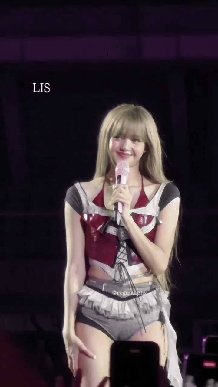 Lalisa with 🐪 …