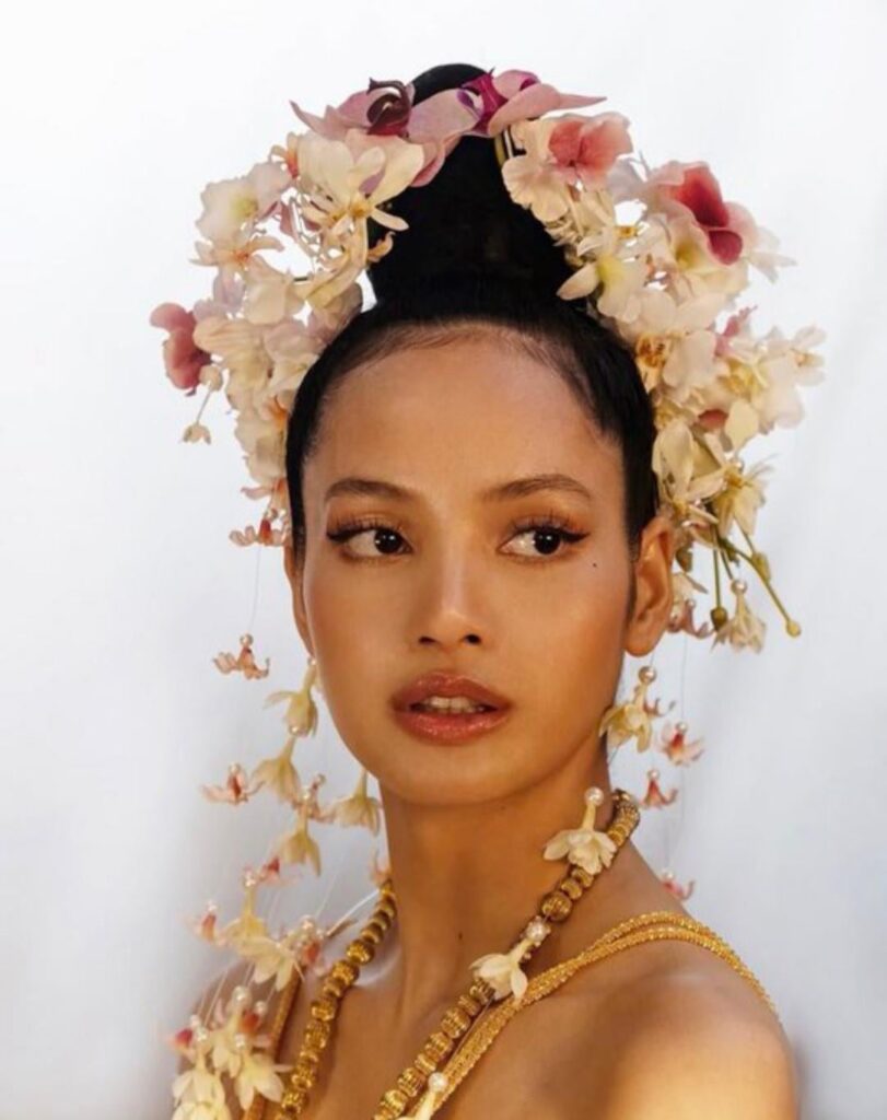 Lisa The White Lotus