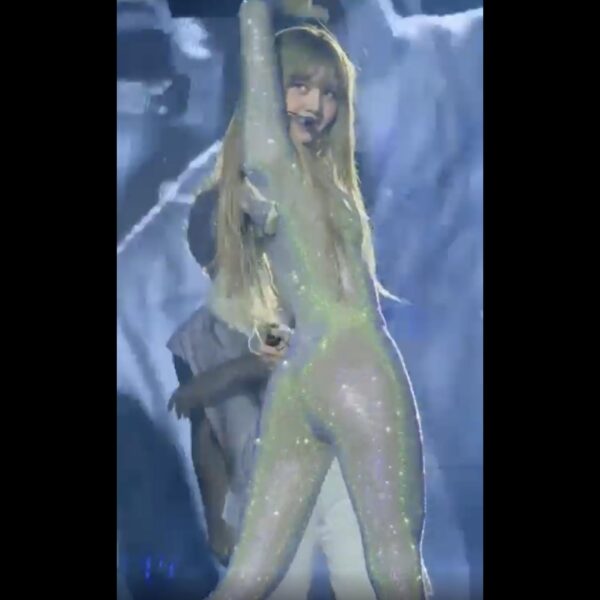 Lisa✨😳🍑