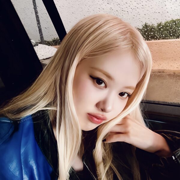 ROSÉ - ‘rosie’ Target Exclusive Photocard