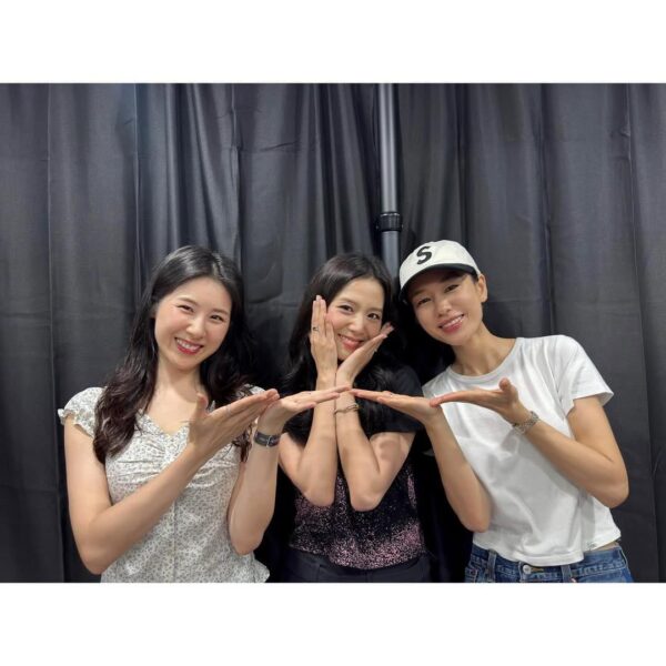 Ahn Eunjin IG Update w/ Jisoo