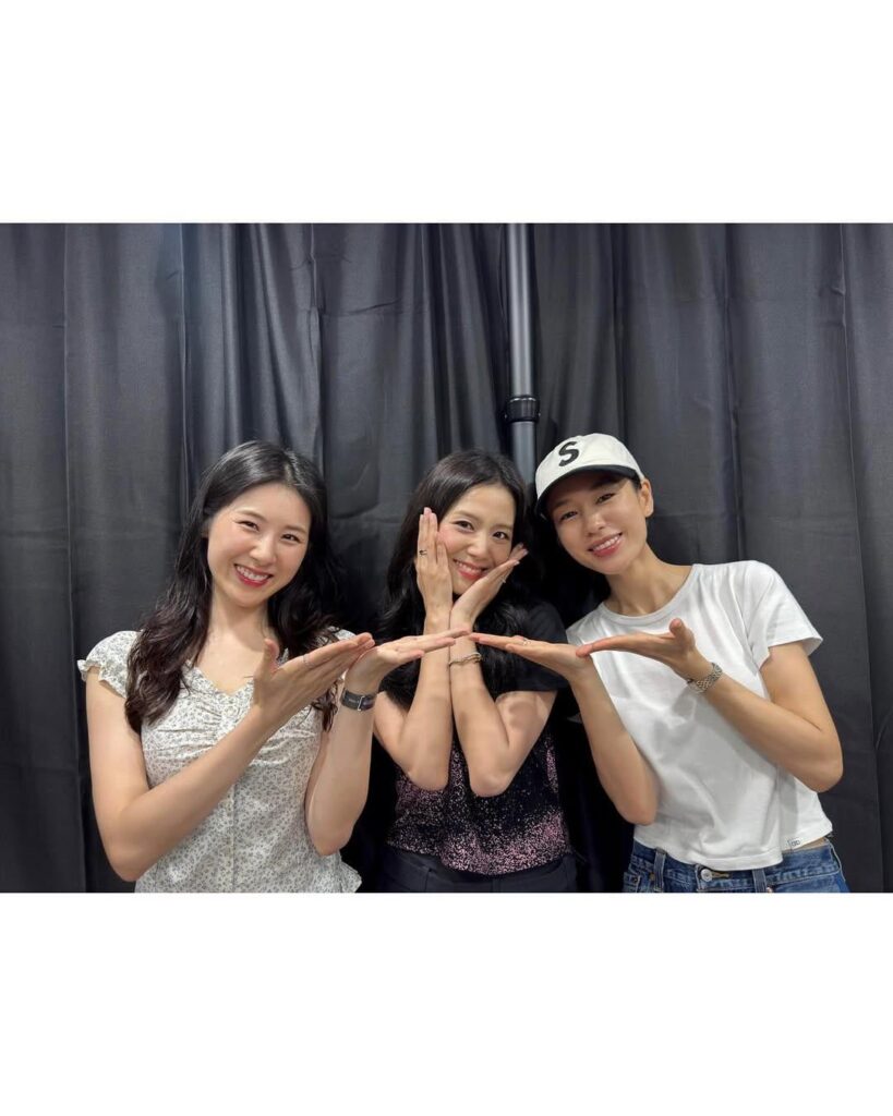 Ahn Eunjin IG Update w/ Jisoo