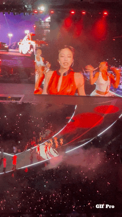 Since yall asked for Jennie’s flash (and since the Mods deleted the OG post 😭❤️)