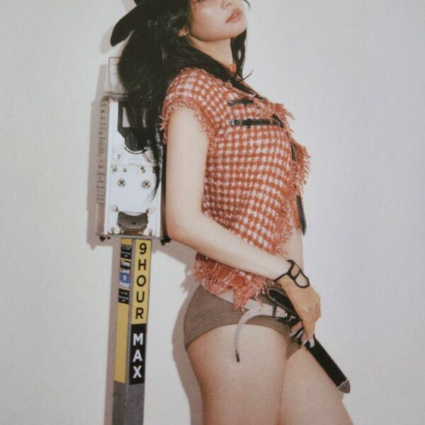 JENNIE 'Mantra' Photobook Scan