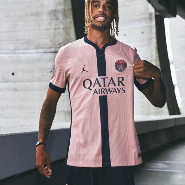 250730 The PSG 3rd is BLACK AND PINK but they didn’t make a jersey…