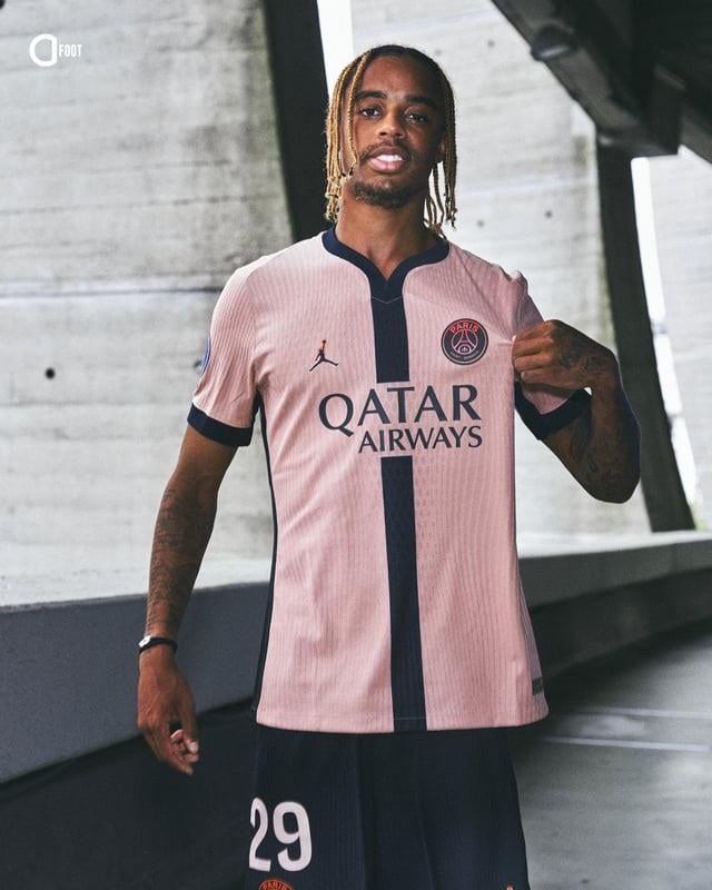 250730 The PSG 3rd is BLACK AND PINK but they didn’t make a jersey…