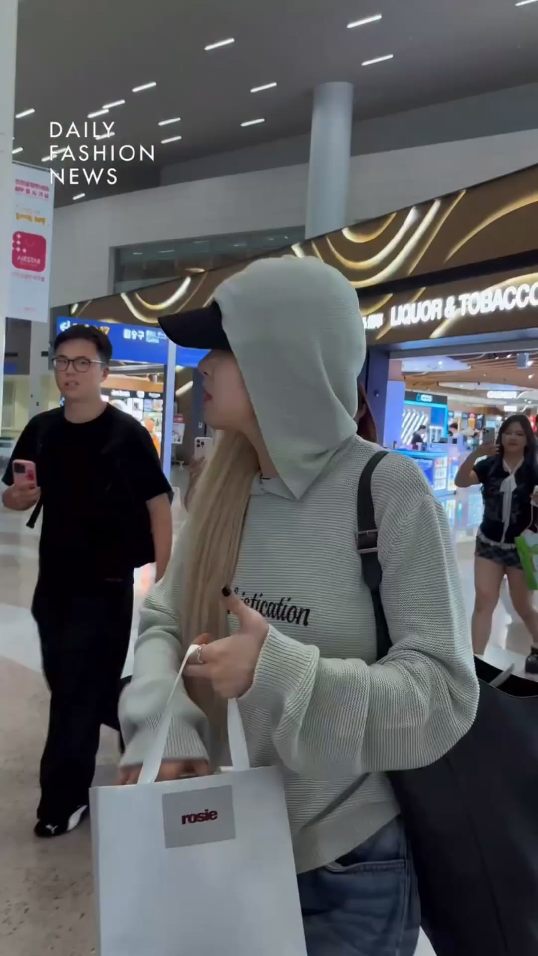 250707 ROSÉ @ Incheon International Airport (Departure to LA)