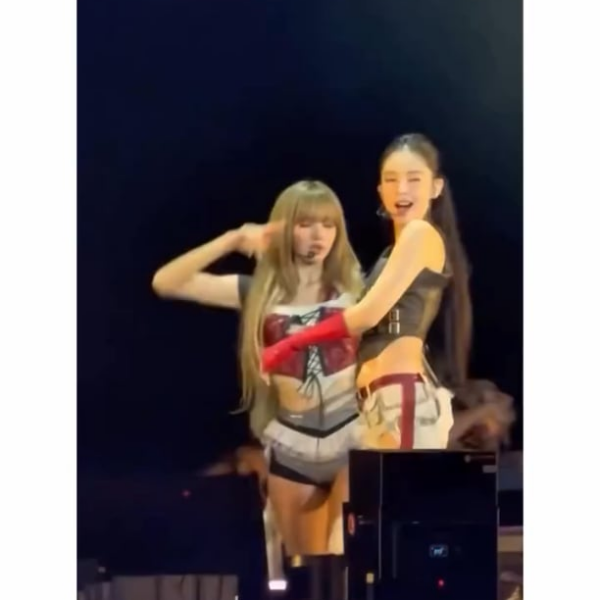 Lalisa | Blackpink Deadline tour