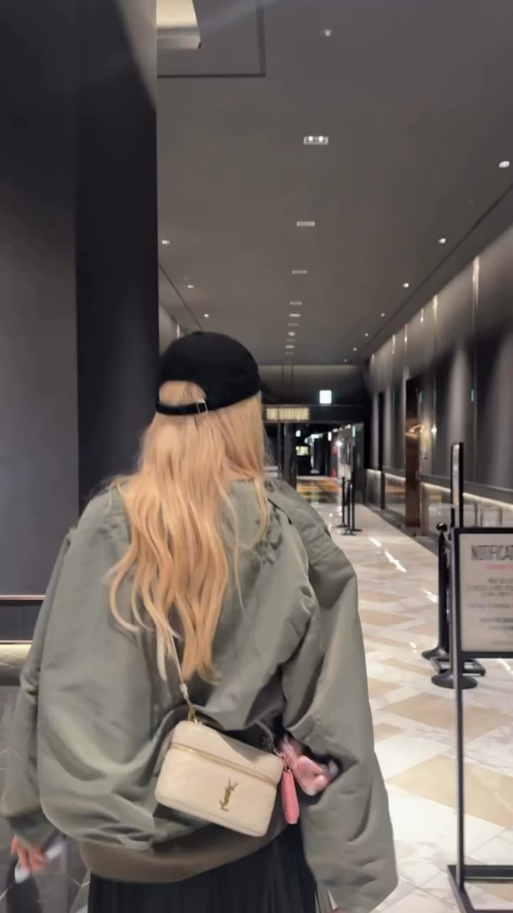 250703 Rosé (vampirehollie) IG Update