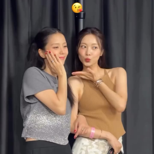 250708 y_ar1492 IG Story Update w/ Jisoo