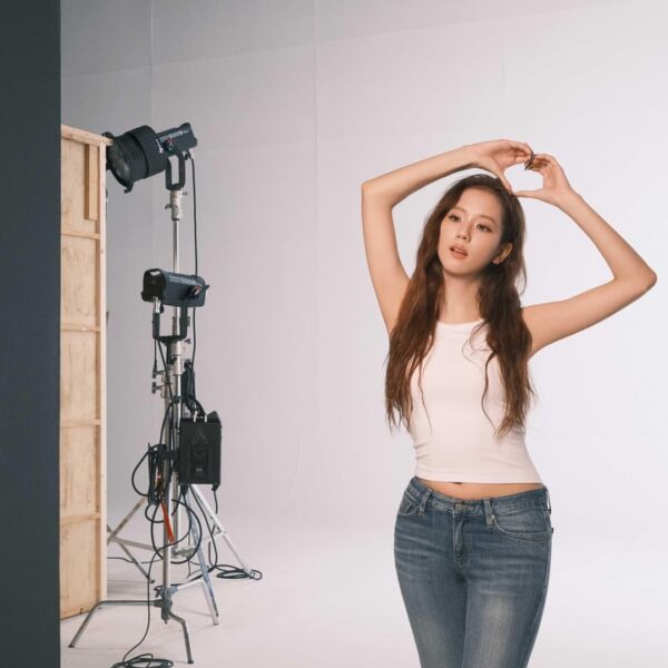 250714 JISOO APP Update | [📸] [AMORTAGE] PHOTOBOOK BEHIND
