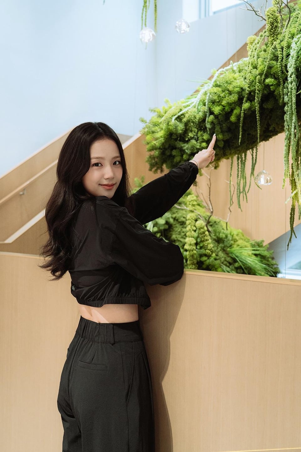 250704 JISOO APP Update | [📸] JISOO at the alo Seoul Store