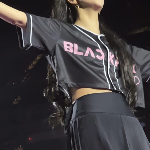 Deadline LA Day 2 Jisoo Views from Side Extended Stage