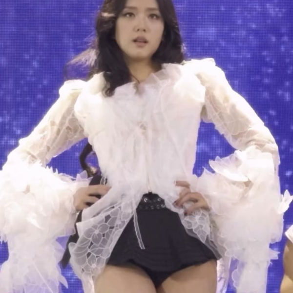 250722 Jisoo - Earthquake (Toronto)