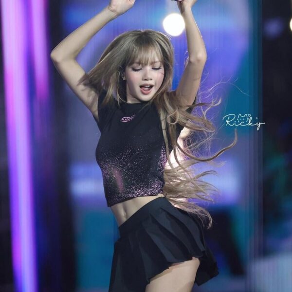 Lisa⚫️⚫️🍑🍑🍑