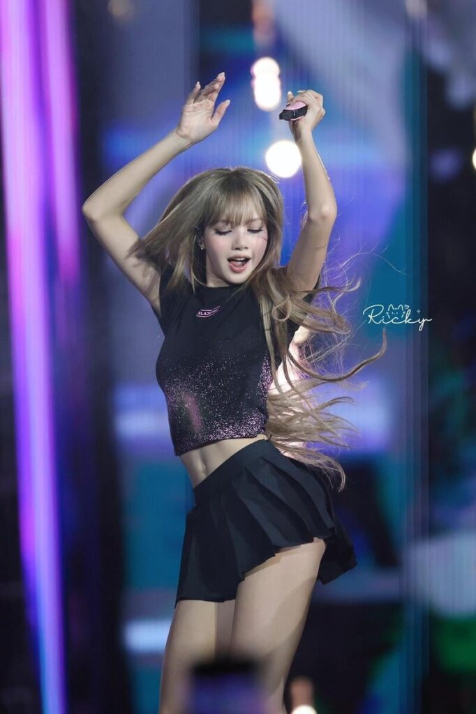 Lisa⚫️⚫️🍑🍑🍑