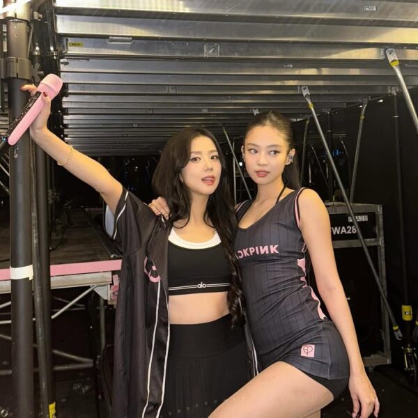 250717 Jisoo w/ Jennie & Lisa