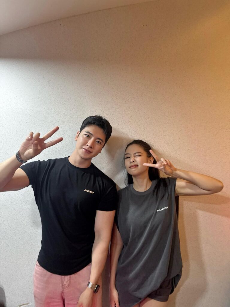 250710 juncore_ IG Update w/ Jennie & Lisa