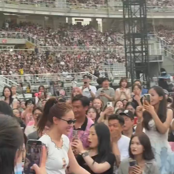 250706 TWICE Nayeon & Jihyo @ BLACKPINK WORLD TOUR <DEADLINE> IN GOYANG D2